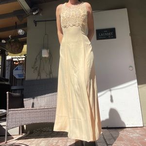 Lenovia USA 90s prom/maxi dress - cream/pale yellow - size S - w/lace up backing